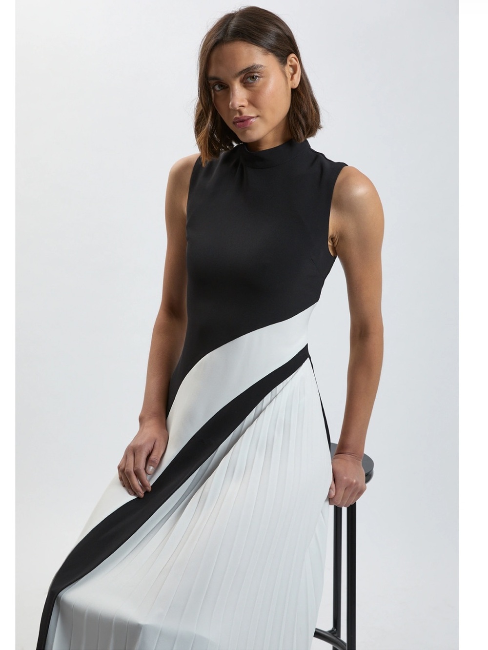 KarenMillen - Forever Soft Tailored Colour Block High Neck Pleated Midi Dress